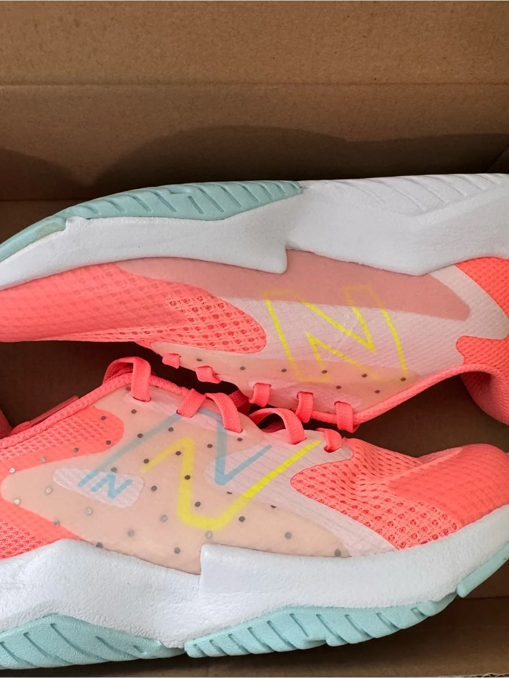 New Balance Rave Run v2 Coral Peach Blue Running Shoes Sz 1.5 extra wide